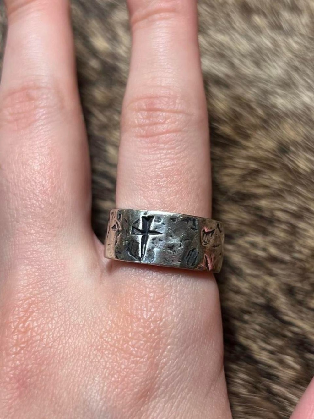 James Avery retired "Mark of the Cross" men's hammered cross ring